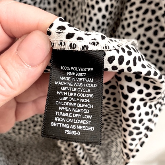 Worthington Sleeveless Blouse 🖤 Black and White - Picture 9 of 12